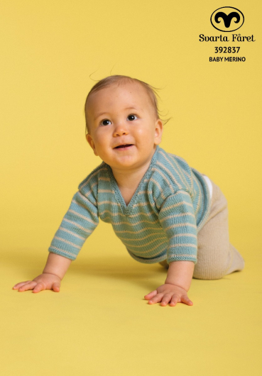 V-ringad babytröja med ränder  