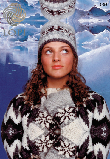 Mönsterstickade vantar och mössa