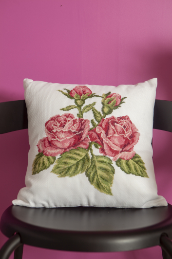 Broderikit rosor - kudde | Eddna SE