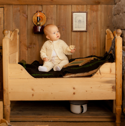 Embla - stickad kofta och byxor