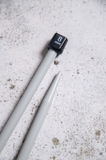 Svarta Fåret jumperstickor 25 cm/8 mm 