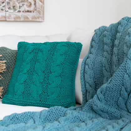 Diy knitting cable cushion Rio
