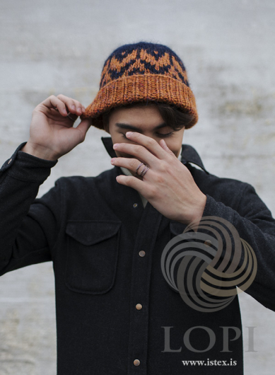 Kalsi - stickad mössa i Álafosslopi