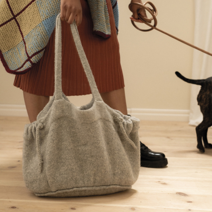 Poppy Prairie Bag - stickad och tovad väska