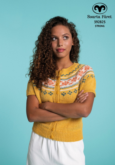 Kortärmad kofta med mönsterstickat ok