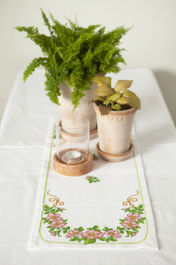 Broderikit nyponrosor - löpare |Eddna SE