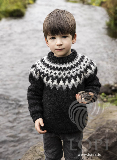 Æsa - Stickad barntröja i Léttlopi