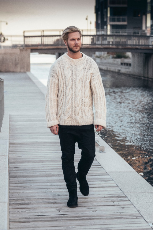 Stor tröja med flätor