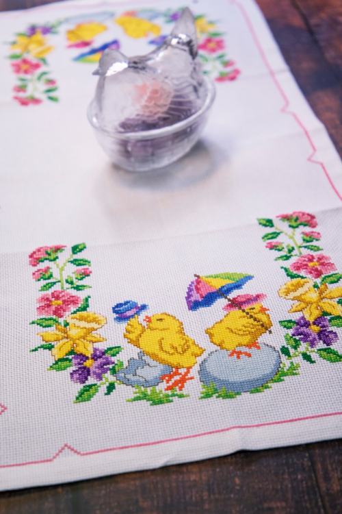 Färgglada kycklingar - löpare | Eddna SE