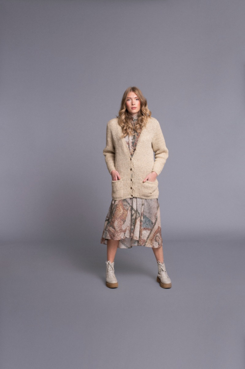 Långkofta i patentstickning 