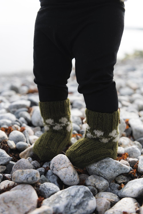 Dyning - stickade barnsockor