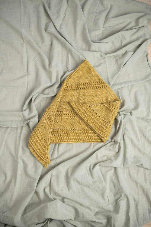 Adria – trekantssjal med struktur