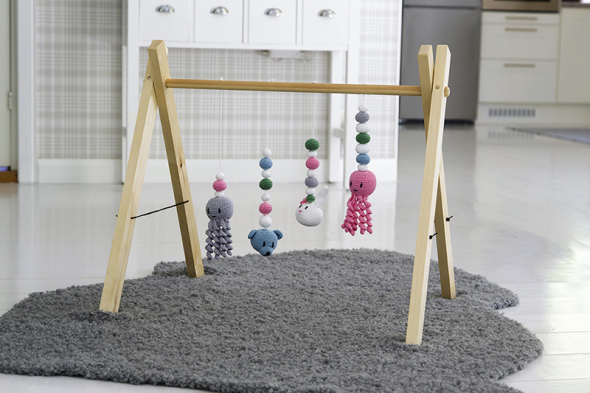 Stickat fårskinn eller fäll