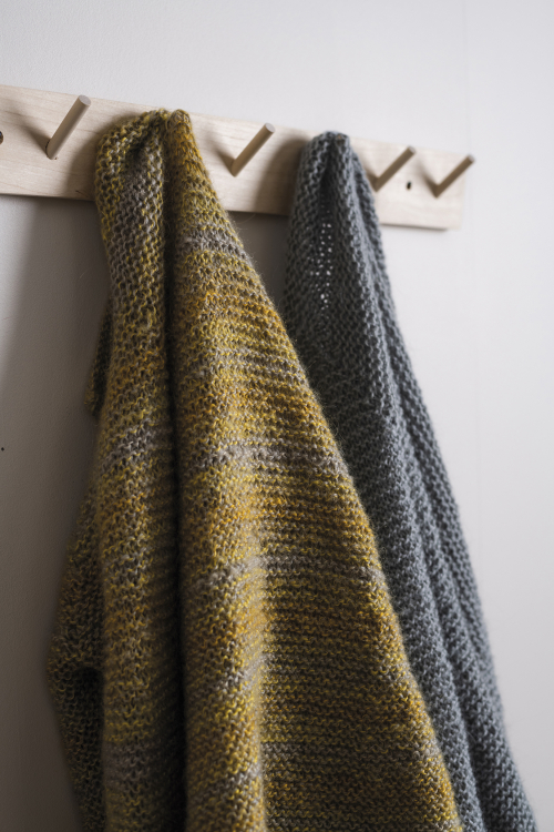 Sella – rätstickad barnkofta 