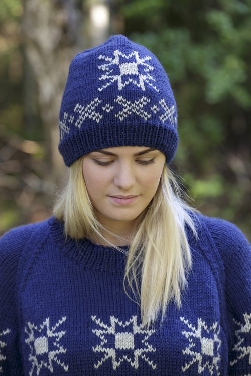 Stjärnmix - mönsterstickad tröja med raglan och mössa till dam 