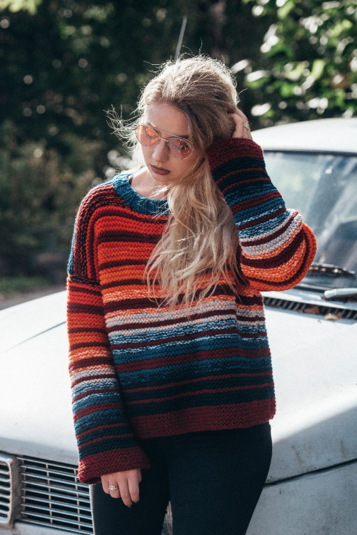 Randig rätstickad damtröja