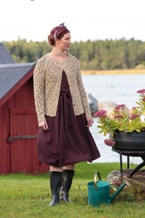 Lilian – mönsterstickad damkofta