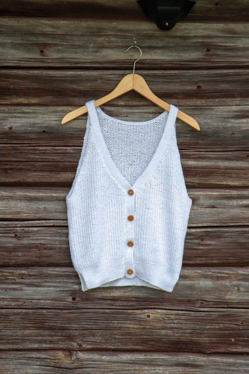 Lisen - patentstickat linne med knäppning