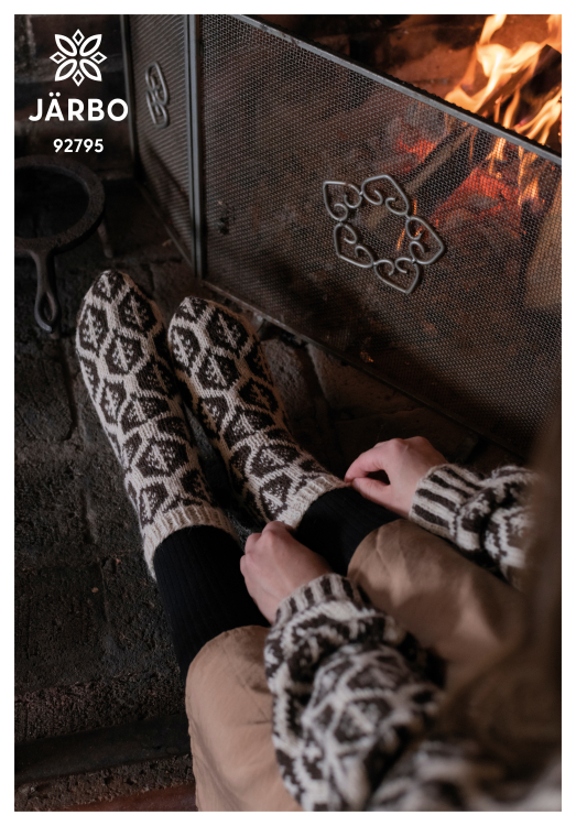 Lövfall – mönsterstickade sockor  