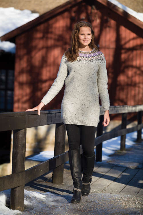 Tröja eller klänning med runt ok