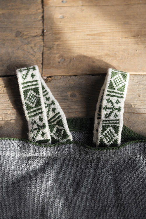 Bälg – stickade hängselbyxor