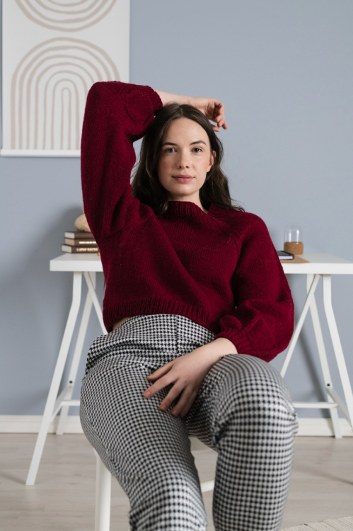 Osaka - tröja med blomblad på ärm 