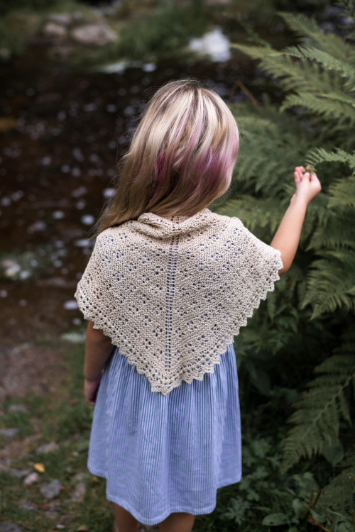 Sommarmoln - stickad trekantsjal 