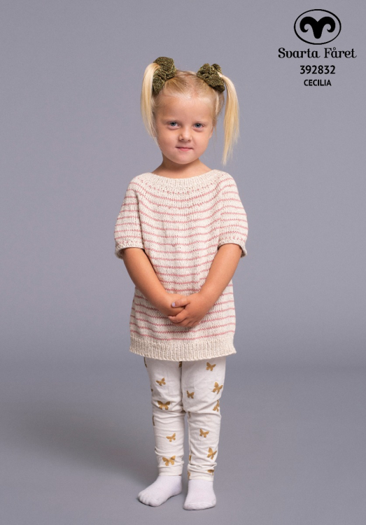 Randig barntopp med korta ärmar